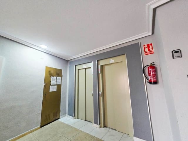 Apartment zu verkaufen in Antonio Machado, Torrevieja mit Pool - 99.500 € (Ref: 9650823)