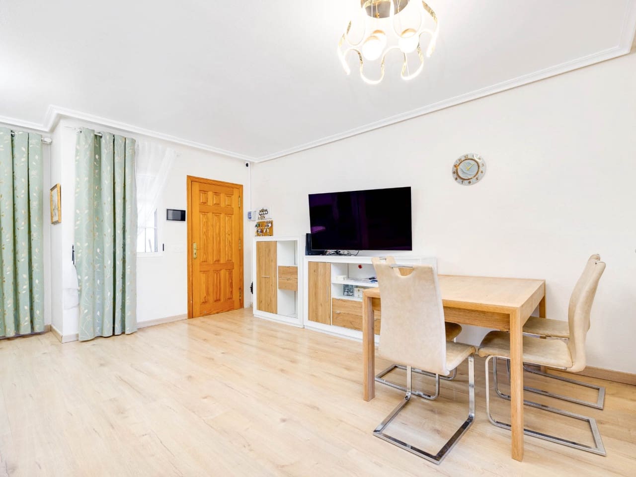 3 soverom Hus til salgs i Aguas Nuevas med svømmebasseng - € 249 900 (Ref: 9654308)