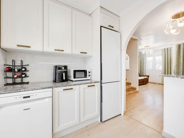 3 quarto Casa em Banda para venda em Aguas Nuevas, Torrevieja com piscina - 249 900 € (Ref: 9654308)