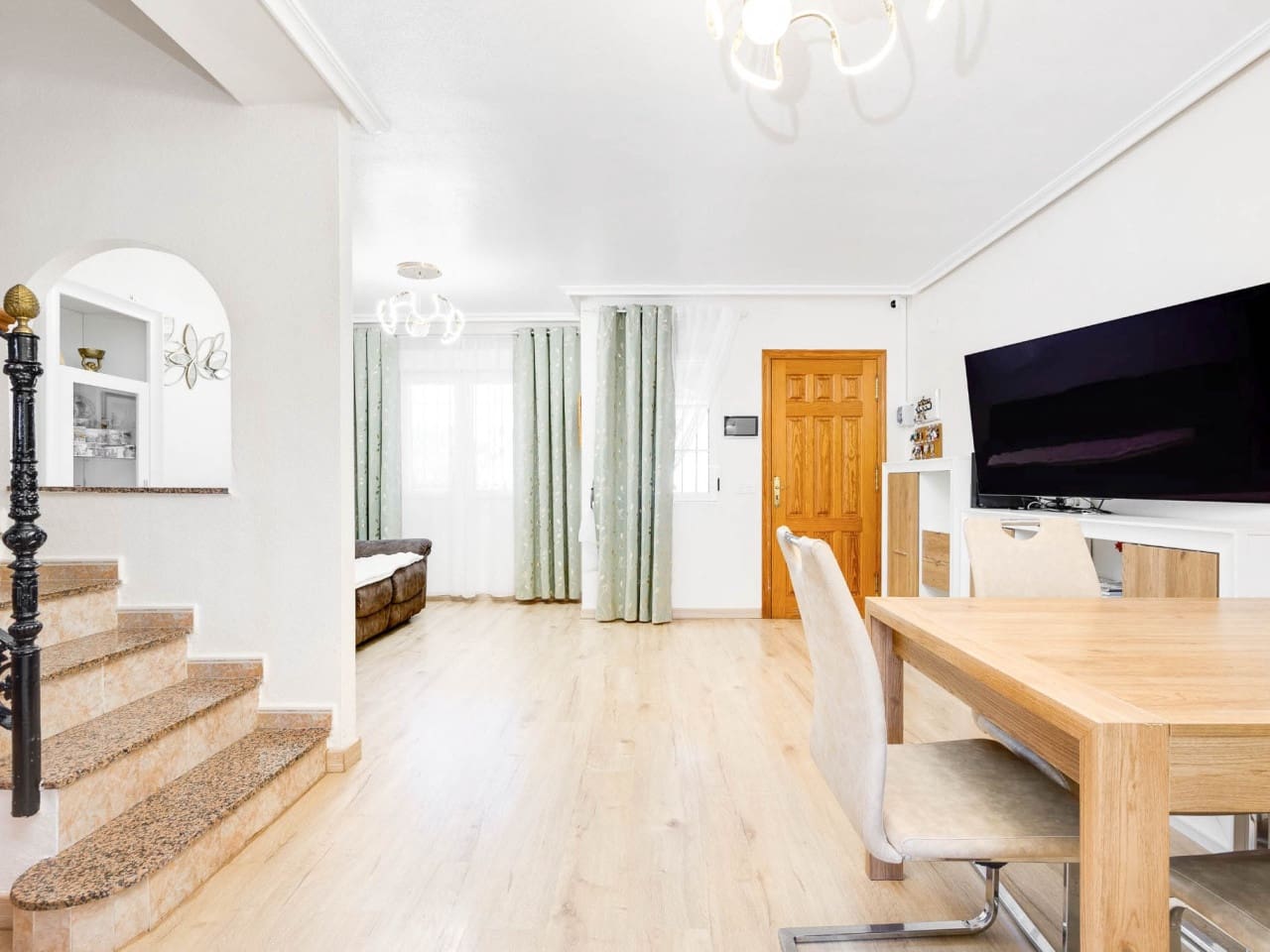 3 soverom Hus til salgs i Aguas Nuevas med svømmebasseng - € 249 900 (Ref: 9654308)