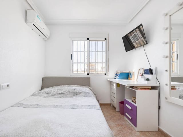 3 quarto Casa em Banda para venda em Aguas Nuevas, Torrevieja com piscina - 249 900 € (Ref: 9654308)