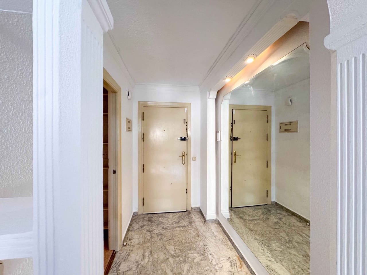 3 chambre Appartement à vendre à Marbella avec piscine garage - 639 000 € (Ref: 9667009)