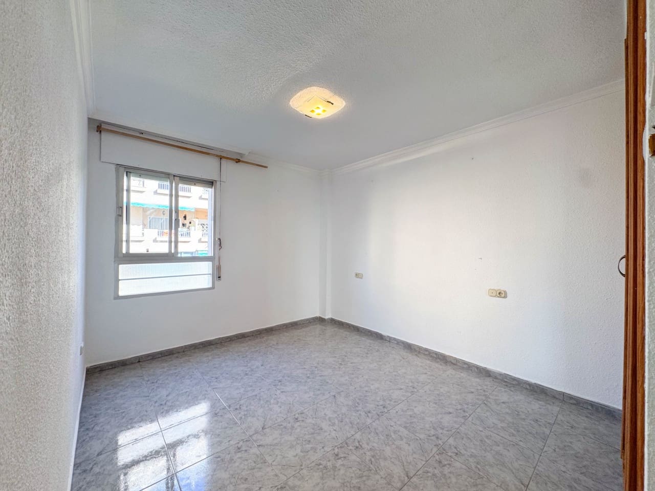 3 chambre Appartement à vendre à Marbella avec piscine garage - 639 000 € (Ref: 9667009)