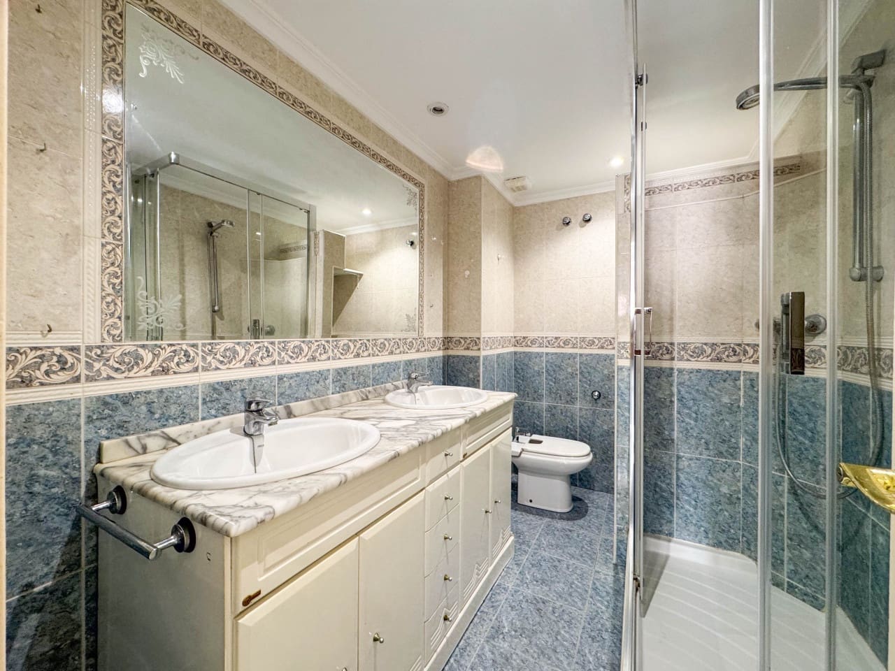 3 chambre Appartement à vendre à Marbella avec piscine garage - 639 000 € (Ref: 9667009)