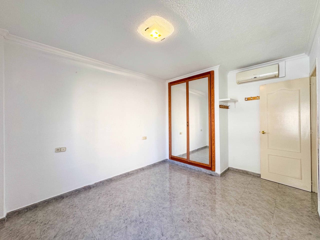 3 chambre Appartement à vendre à Marbella avec piscine garage - 639 000 € (Ref: 9667009)