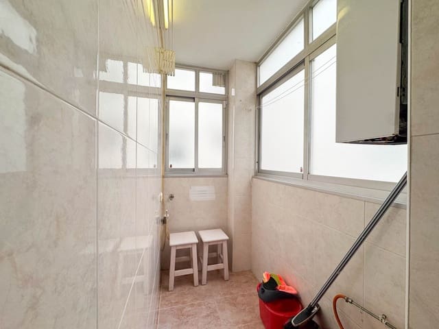 3 chambre Appartement à vendre à Playa de Fontanilla, Marbella avec piscine garage - 639 000 € (Ref: 9667009)