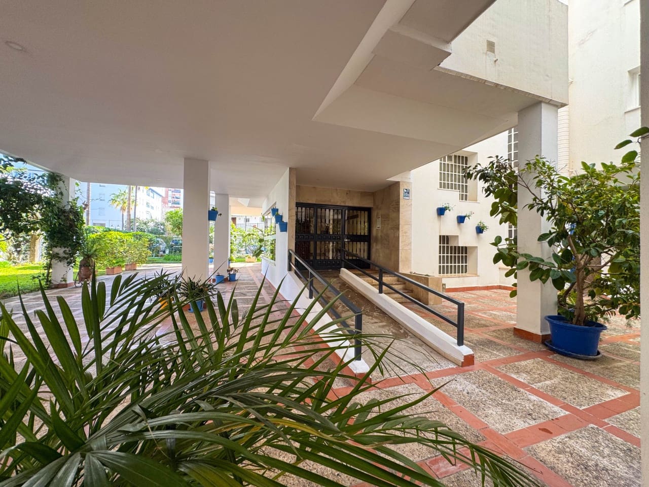 3 chambre Appartement à vendre à Marbella avec piscine garage - 639 000 € (Ref: 9667009)