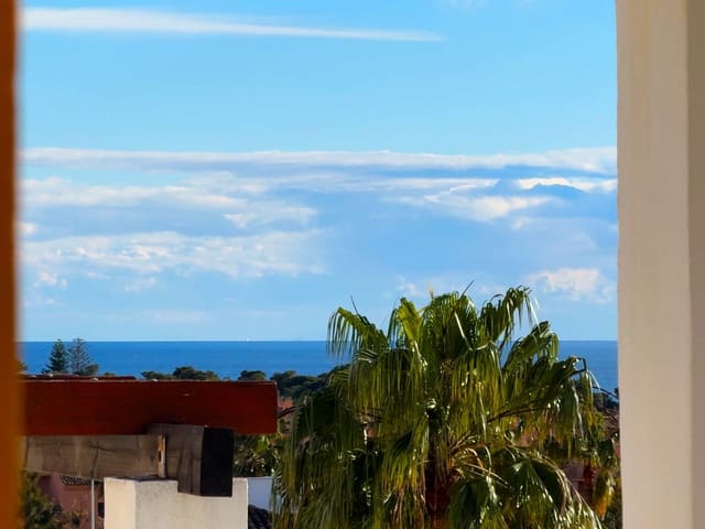2 bedroom Apartment for sale in Cancelada, Estepona with pool garage - € 290,000 (Ref: 9669897)