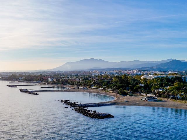 2 bedroom Apartment for sale in Cancelada, Estepona with pool garage - € 290,000 (Ref: 9669897)