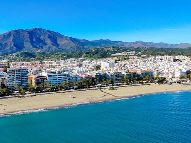 2 bedroom Apartment for sale in Cancelada, Estepona with pool garage - € 290,000 (Ref: 9669897)