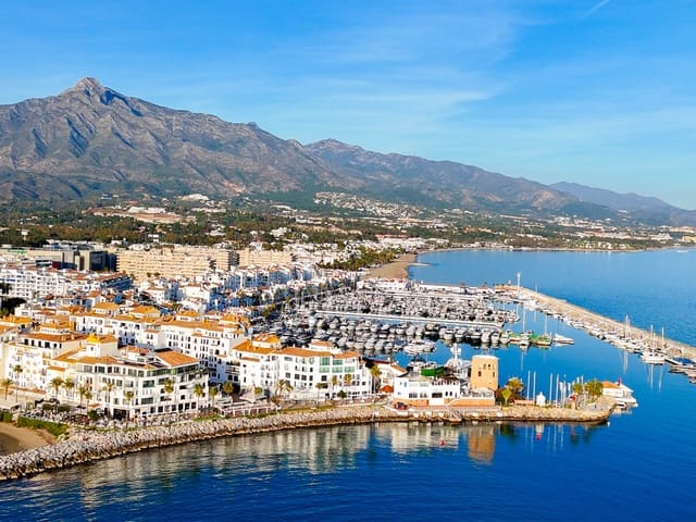 2 bedroom Apartment for sale in Cancelada, Estepona with pool garage - € 290,000 (Ref: 9669897)