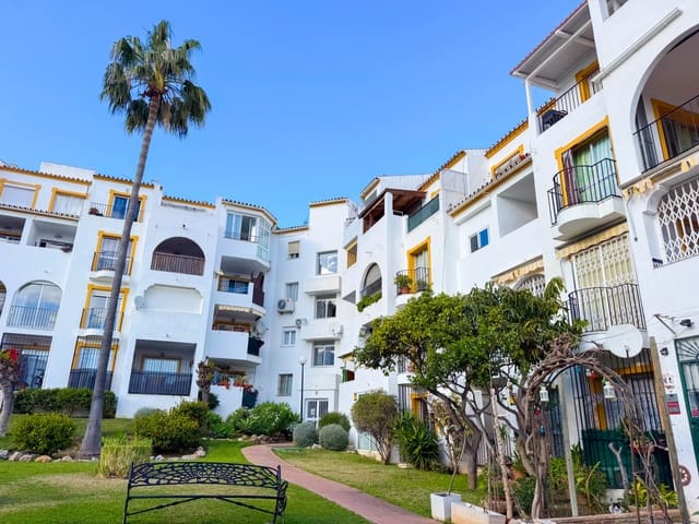 2 bedroom Apartment for sale in Cancelada, Estepona with pool garage - € 290,000 (Ref: 9669897)