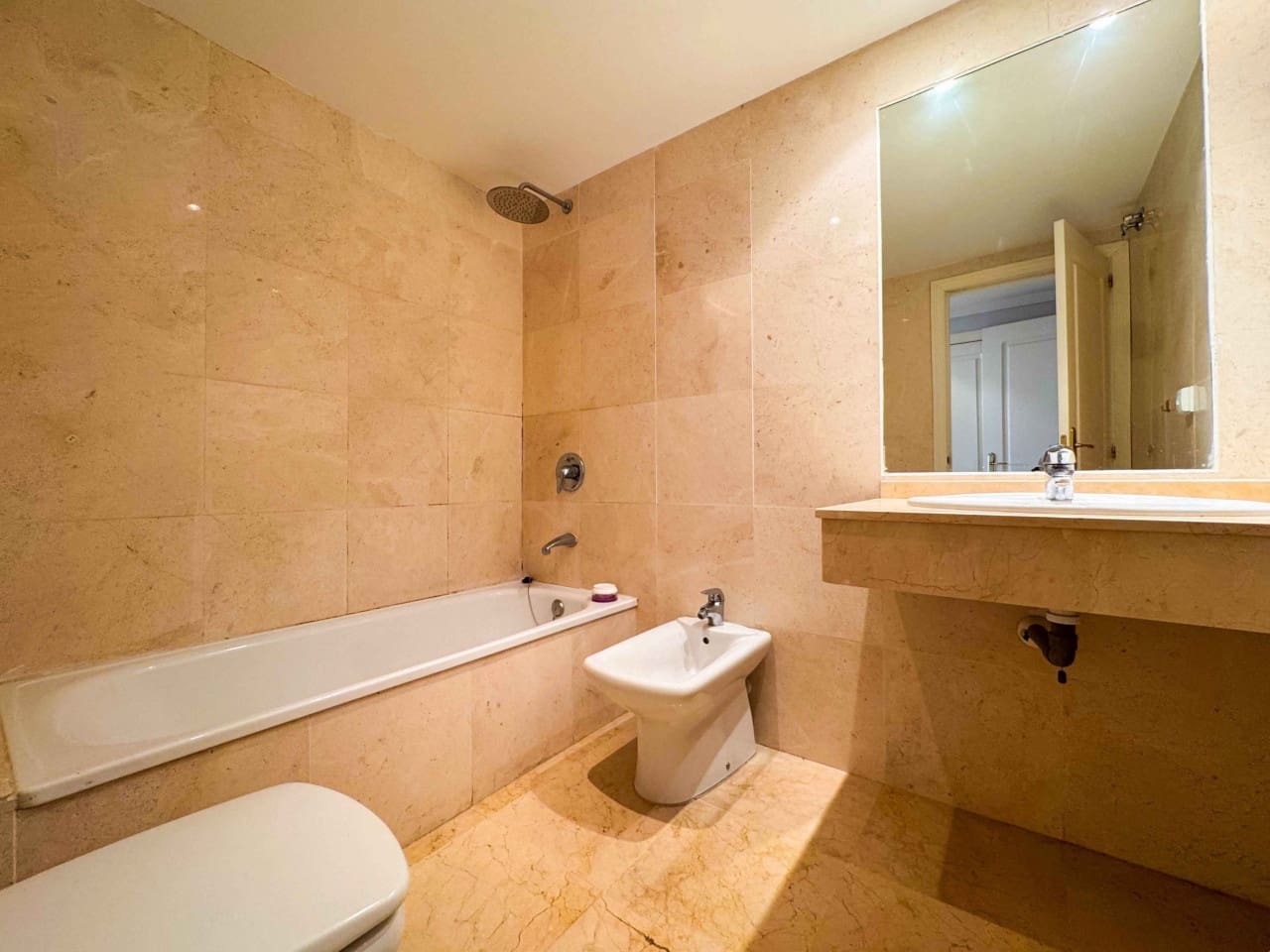 2 bedroom Apartment for sale in Marbella with pool garage - € 437,000 (Ref: 9669898)