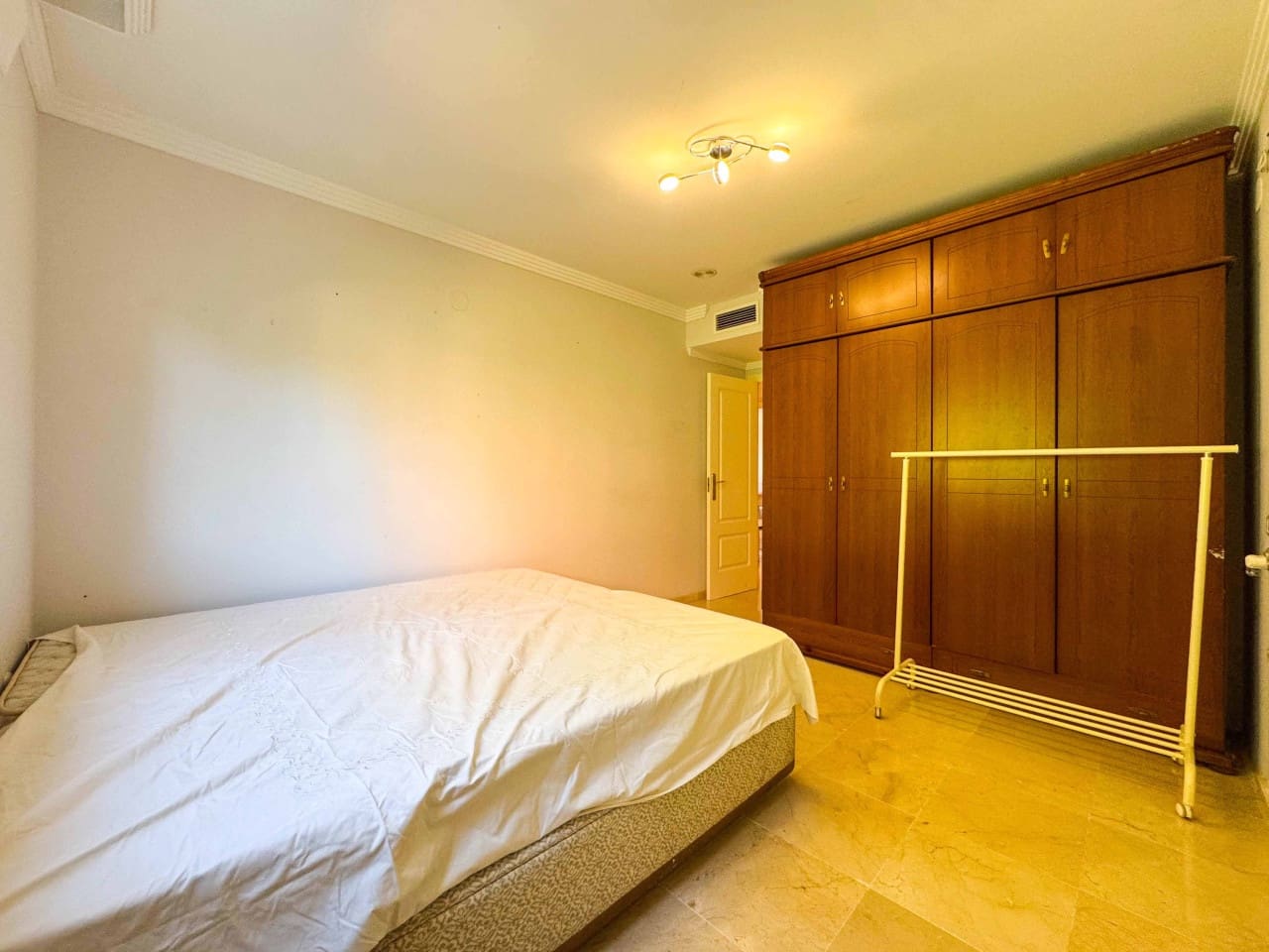 2 bedroom Apartment for sale in Marbella with pool garage - € 437,000 (Ref: 9669898)