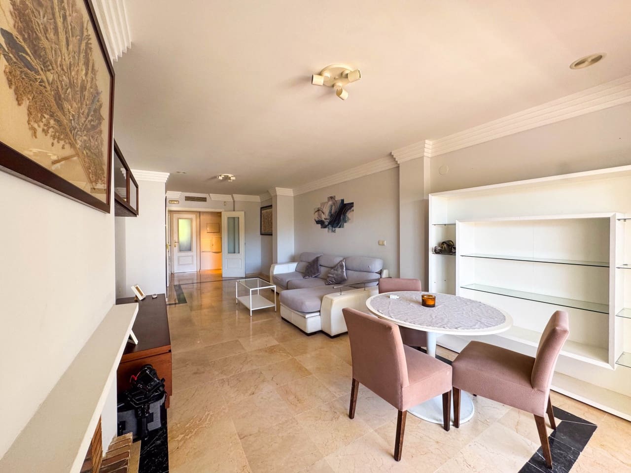 2 bedroom Apartment for sale in Marbella with pool garage - € 437,000 (Ref: 9669898)