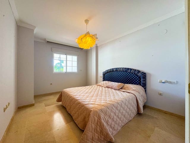 2 chambre Appartement à vendre à Río Real, Marbella avec piscine garage - 437 000 € (Ref: 9669898)