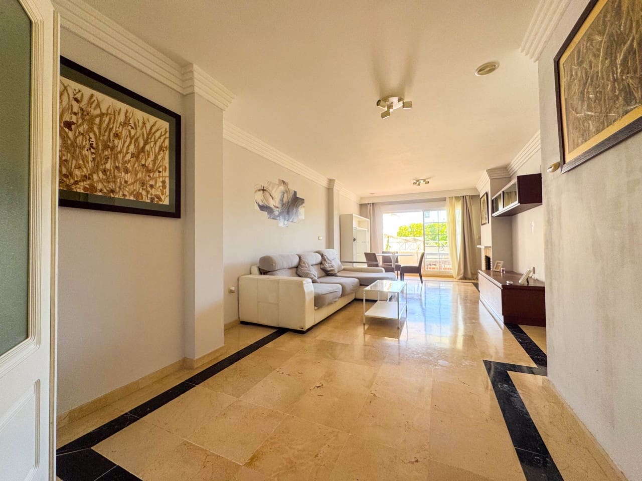 2 bedroom Apartment for sale in Marbella with pool garage - € 437,000 (Ref: 9669898)