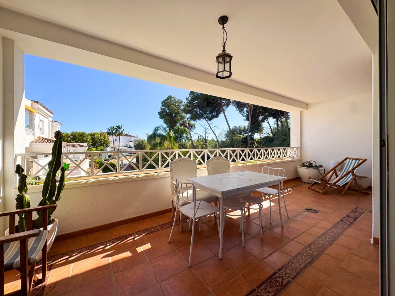 2 bedroom Apartment for sale in Marbella with pool garage - € 437,000 (Ref: 9669898)