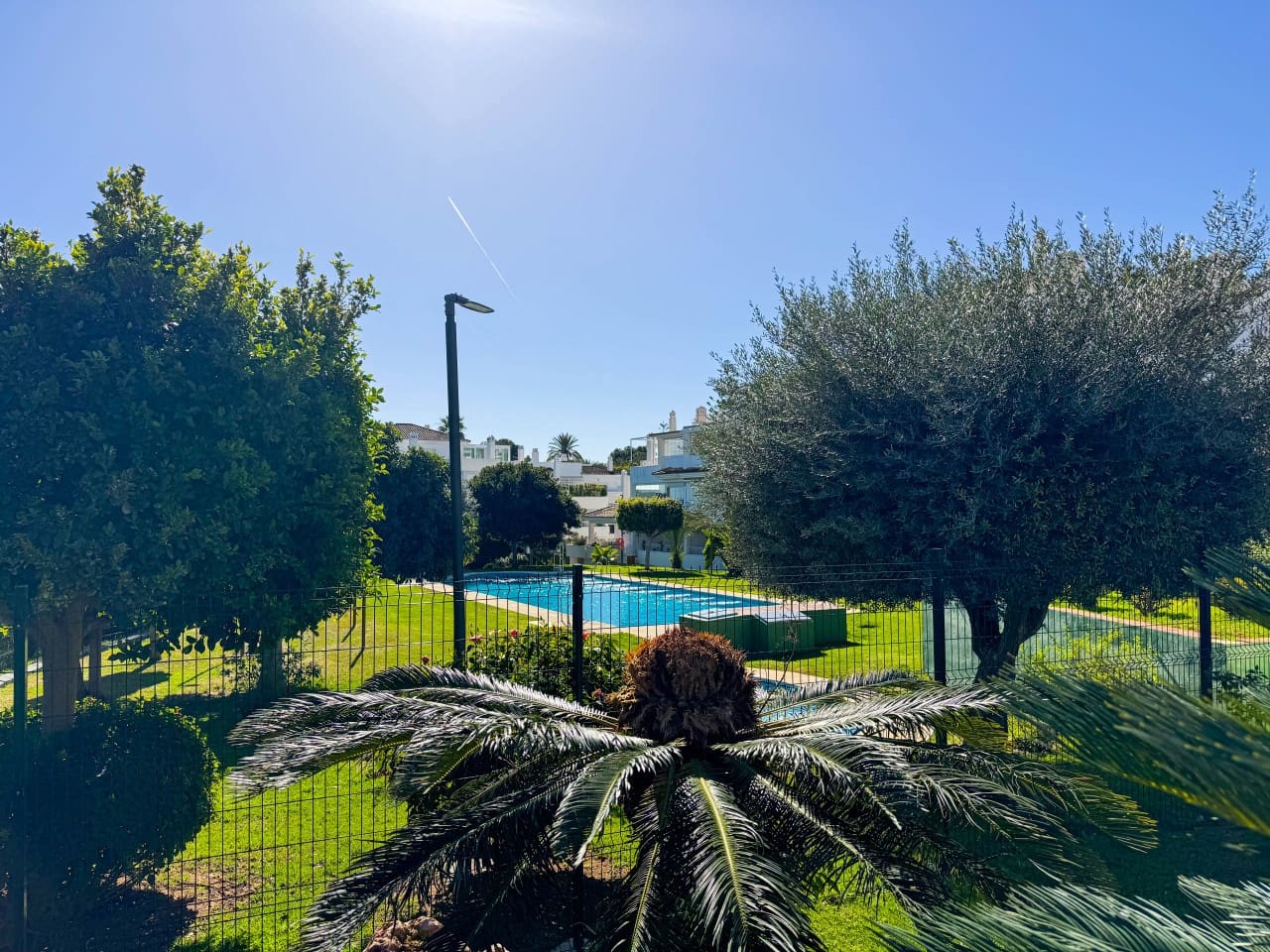 2 bedroom Apartment for sale in Marbella with pool garage - € 437,000 (Ref: 9669898)