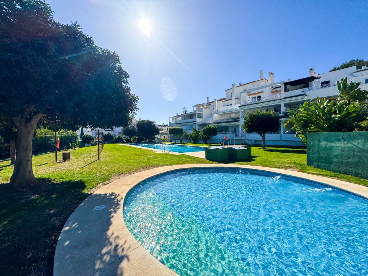 2 bedroom Apartment for sale in Marbella with pool garage - € 437,000 (Ref: 9669898)