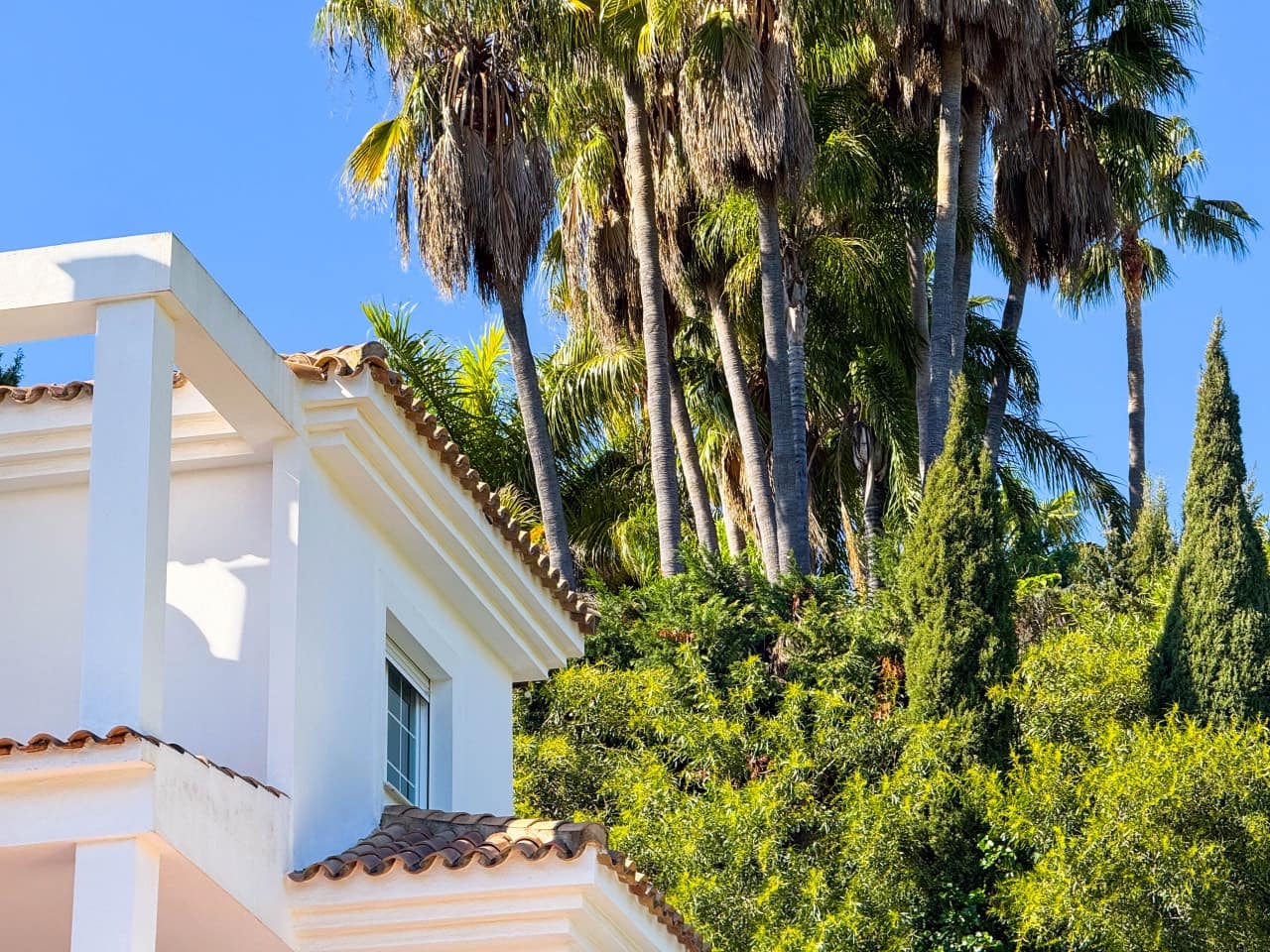 2 bedroom Apartment for sale in Marbella with pool garage - € 437,000 (Ref: 9669898)