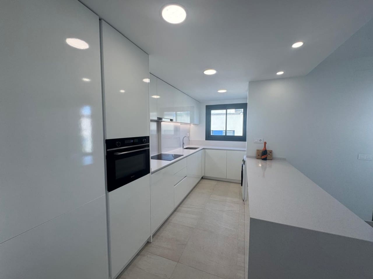 3 bedroom Apartment for sale in Alicante / Alacant city with pool garage - € 465,000 (Ref: 9671240)