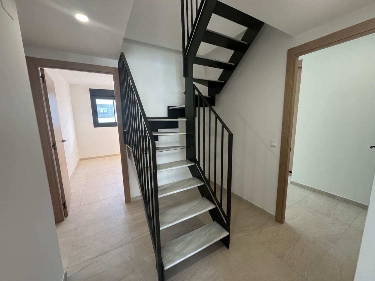 3 bedroom Apartment for sale in Alicante / Alacant city with pool garage - € 465,000 (Ref: 9671240)