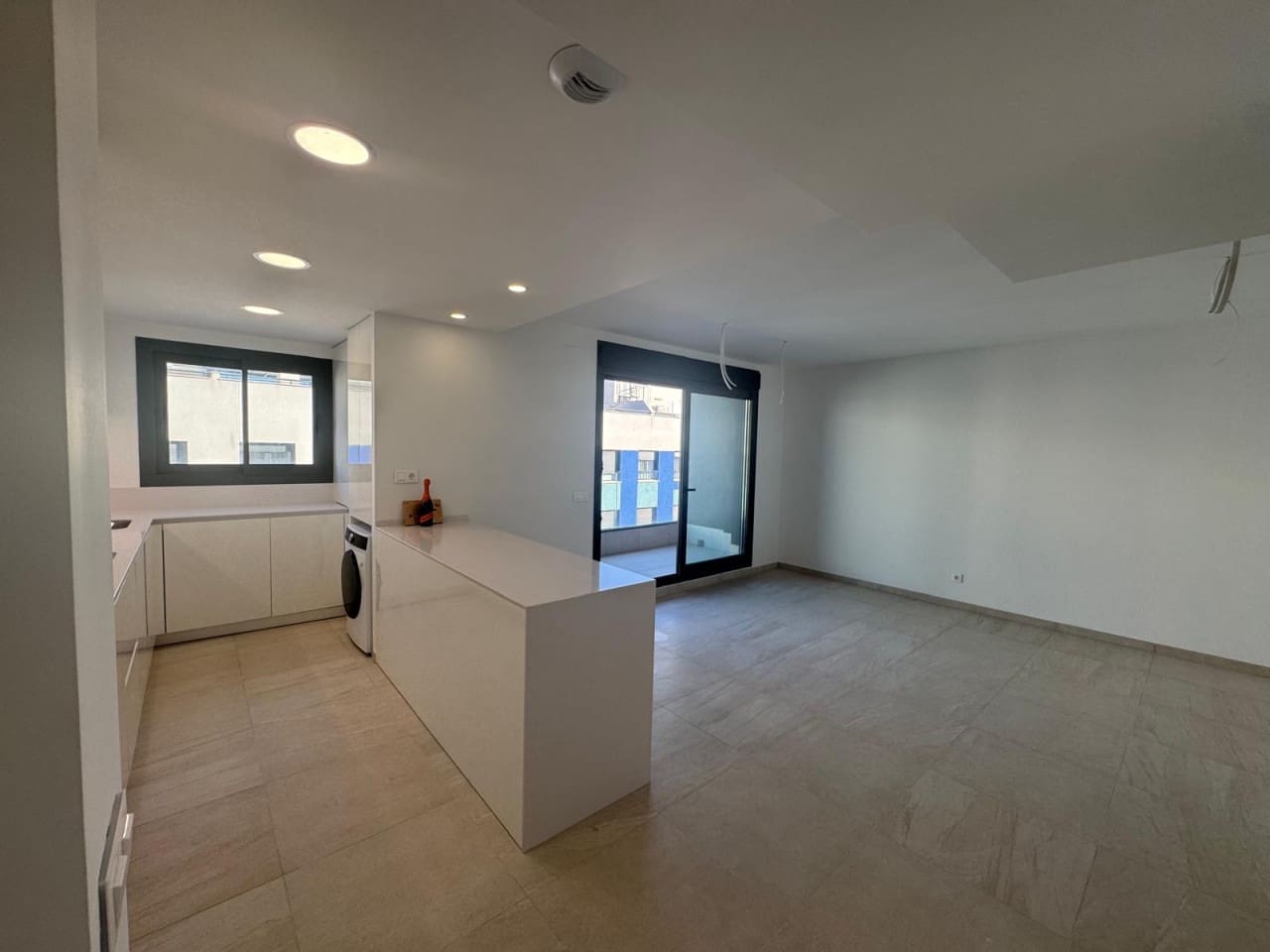 3 bedroom Apartment for sale in Alicante / Alacant city with pool garage - € 465,000 (Ref: 9671240)