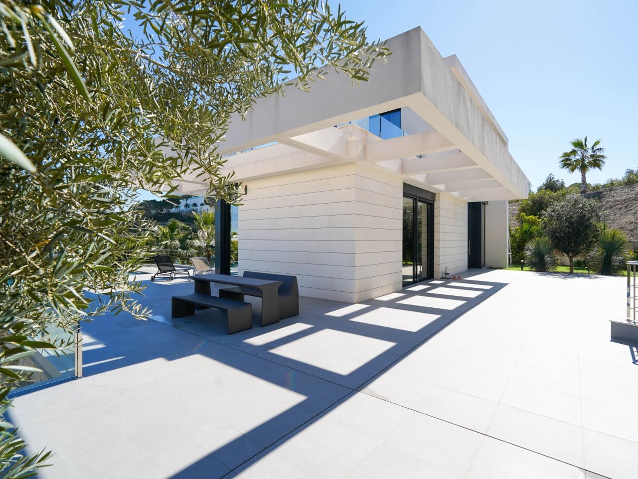 6 bedroom Villa for sale in Las Colinas Golf with pool garage - € 2,195,000 (Ref: 9705124)