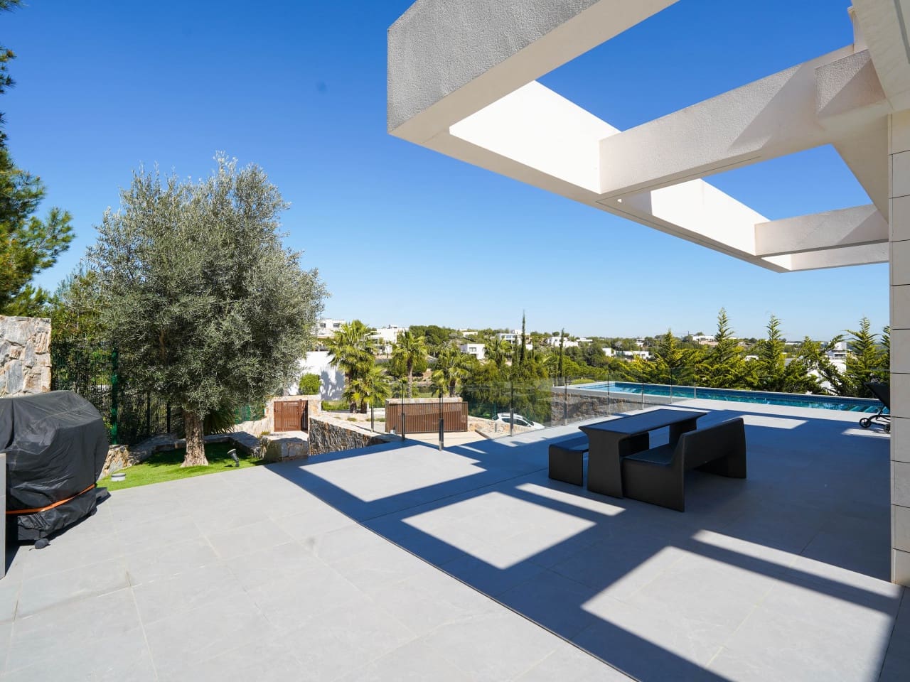 6 bedroom Villa for sale in Las Colinas Golf with pool garage - € 2,195,000 (Ref: 9705124)