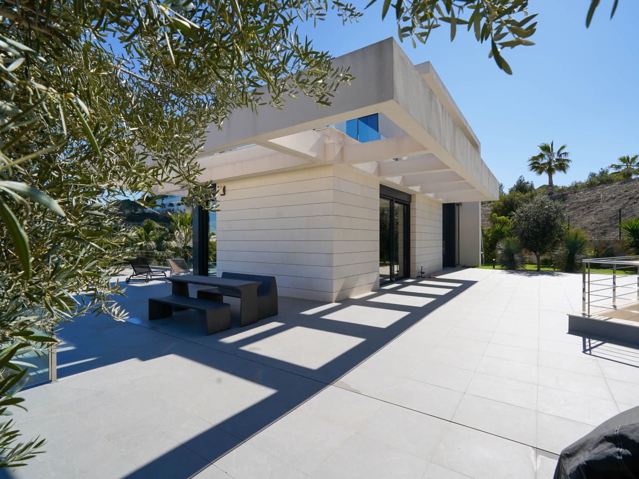 6 bedroom Villa for sale in Las Colinas Golf with pool garage - € 2,195,000 (Ref: 9705124)