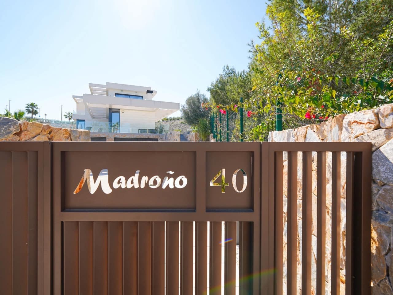 6 bedroom Villa for sale in Las Colinas Golf with pool garage - € 2,195,000 (Ref: 9705124)