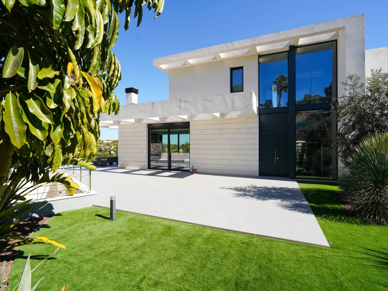 6 bedroom Villa for sale in Las Colinas Golf with pool garage - € 2,195,000 (Ref: 9705124)