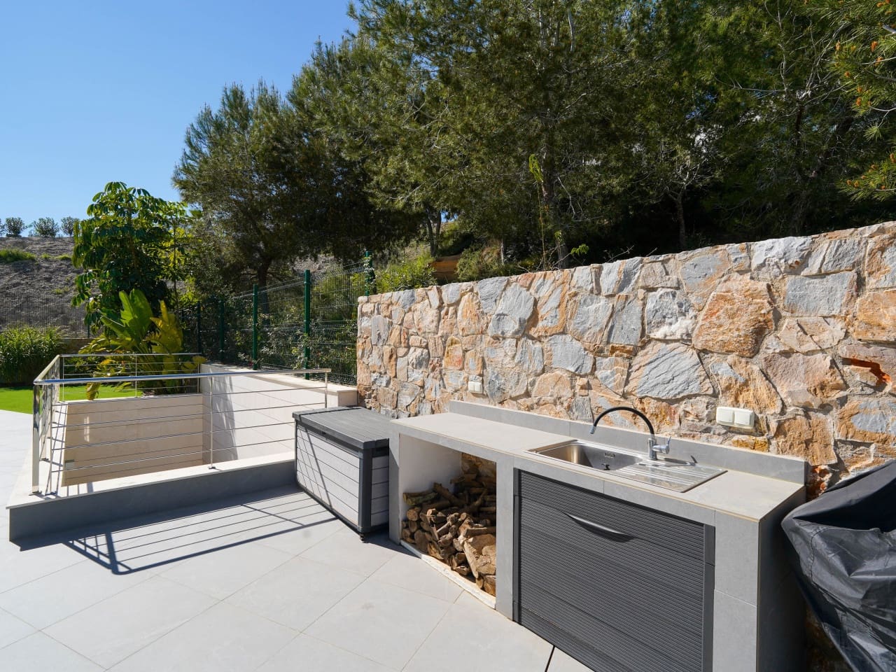 6 bedroom Villa for sale in Las Colinas Golf with pool garage - € 2,195,000 (Ref: 9705124)