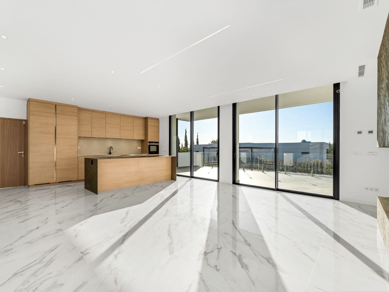 6 slaapkamer Villa te koop in El Paraiso met zwembad garage - € 4.000.000 (Ref: 9705997)