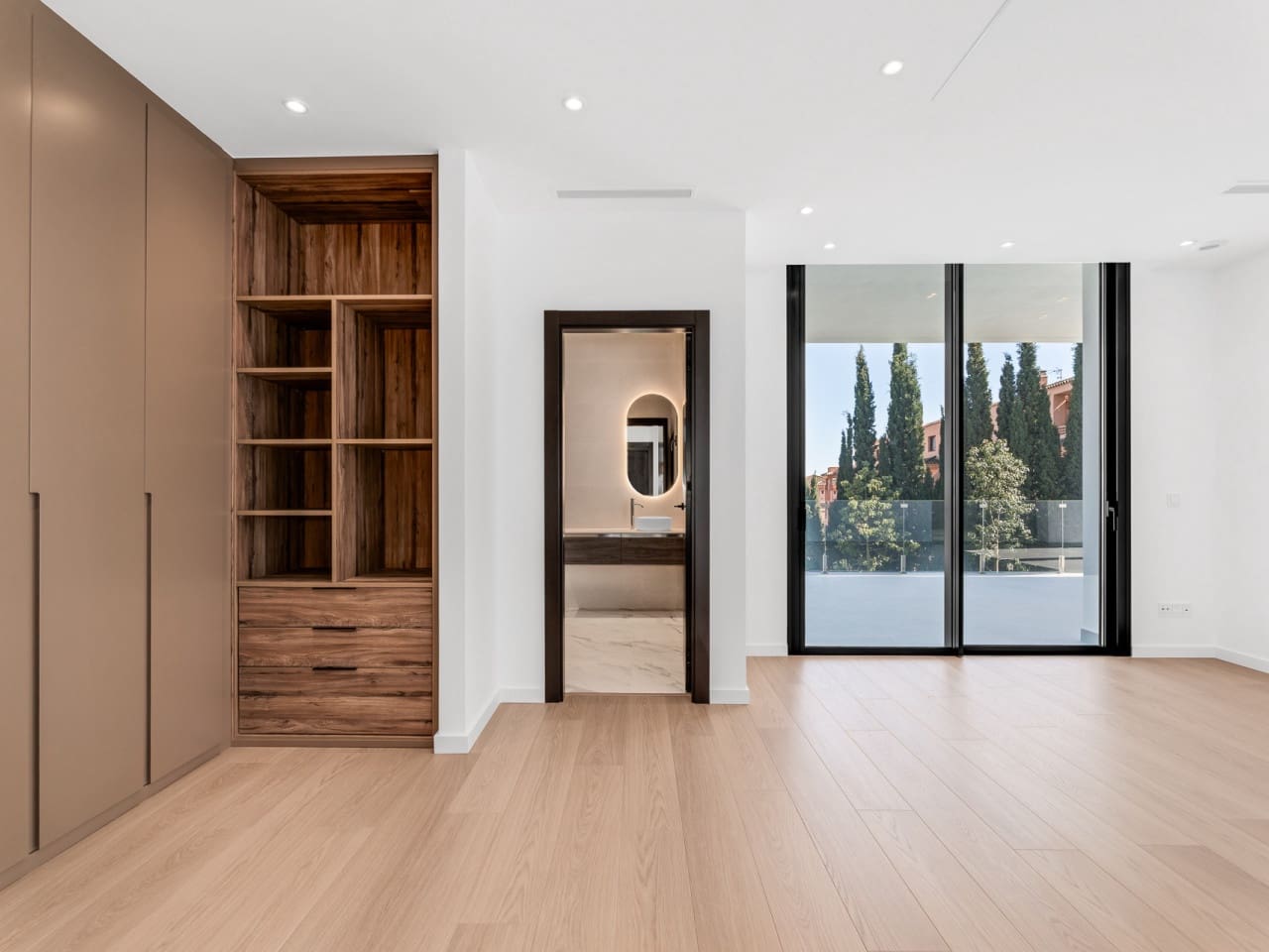 6 slaapkamer Villa te koop in El Paraiso met zwembad garage - € 4.000.000 (Ref: 9705997)