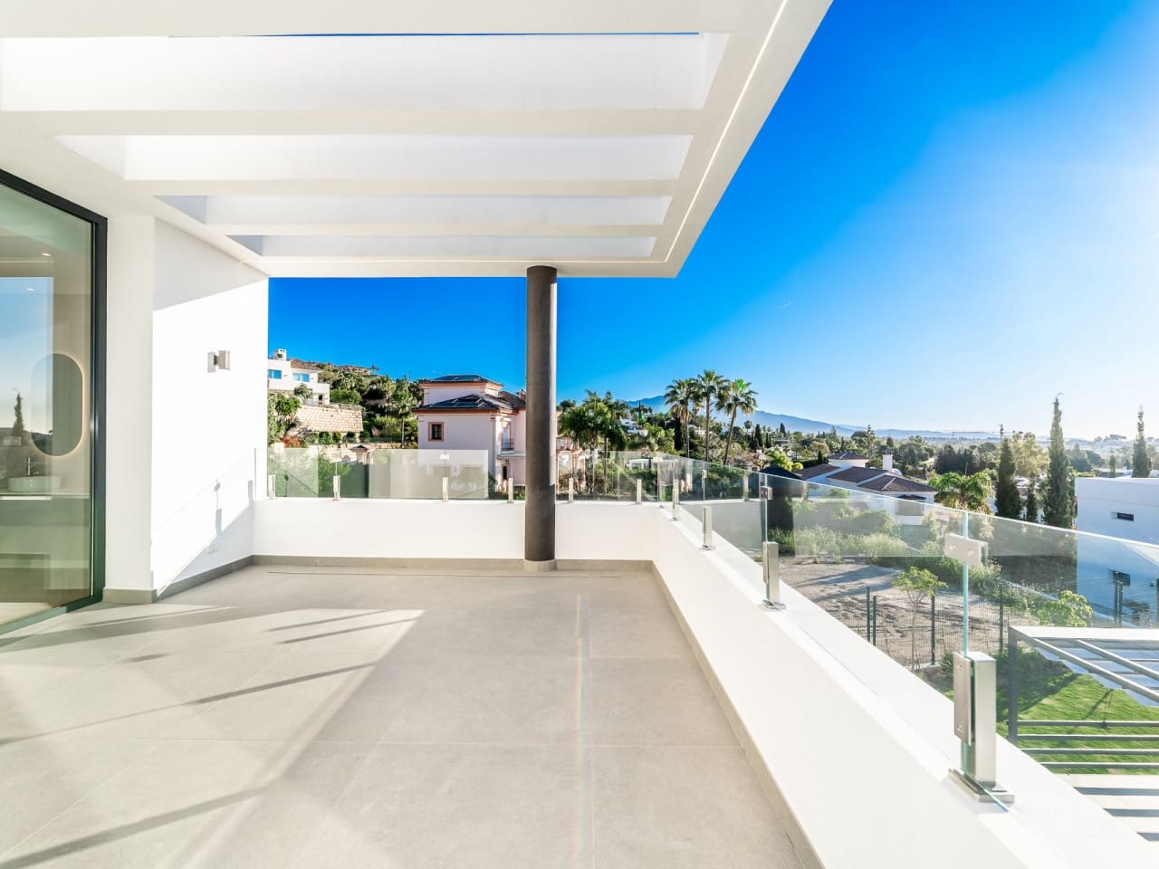 6 slaapkamer Villa te koop in El Paraiso met zwembad garage - € 4.000.000 (Ref: 9705997)