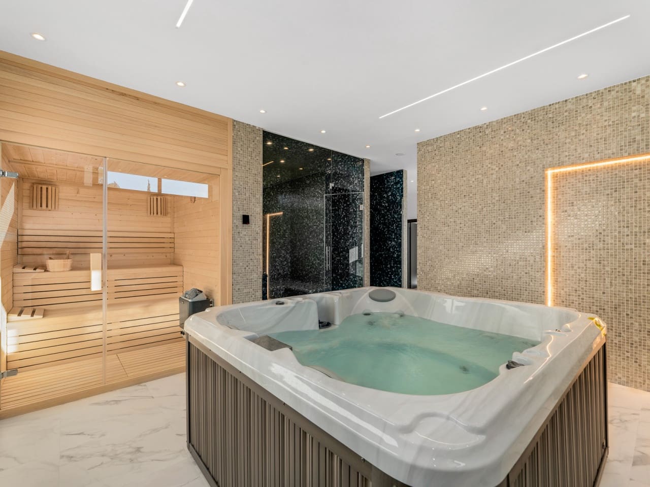 6 slaapkamer Villa te koop in El Paraiso met zwembad garage - € 4.000.000 (Ref: 9705997)