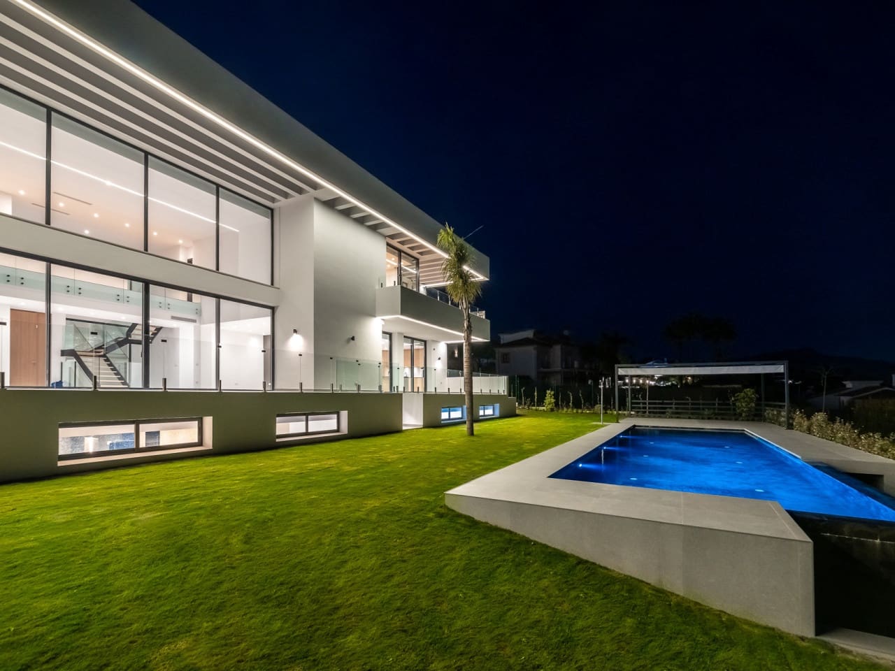 6 slaapkamer Villa te koop in El Paraiso met zwembad garage - € 4.000.000 (Ref: 9705997)