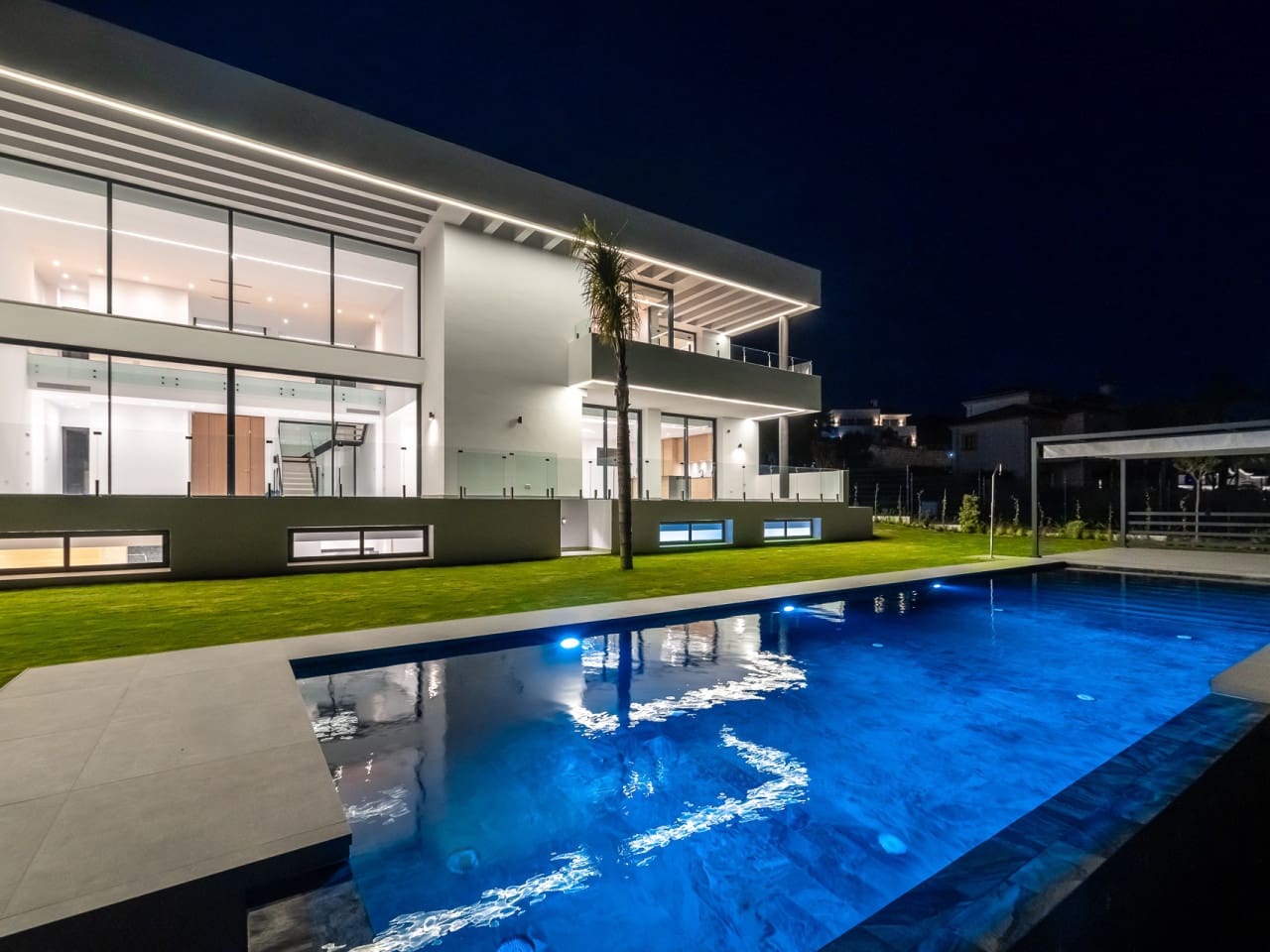 6 slaapkamer Villa te koop in El Paraiso met zwembad garage - € 4.000.000 (Ref: 9705997)