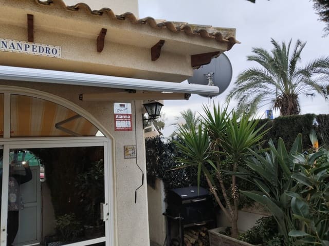 2 chambre Villa/Maison à vendre à Punta Prima, Torrevieja avec piscine - 165 000 € (Ref: 9709250)