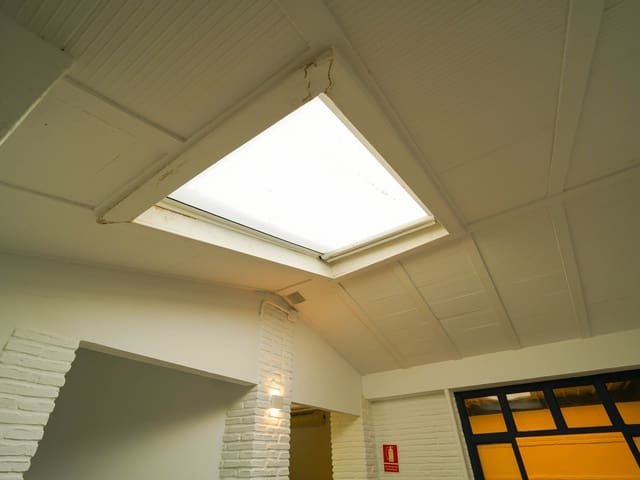 3 Zimmer Gewerbe zu verkaufen in San Pedro de Alcántara Pueblo, Marbella - 750.000 € (Ref: 9709251)