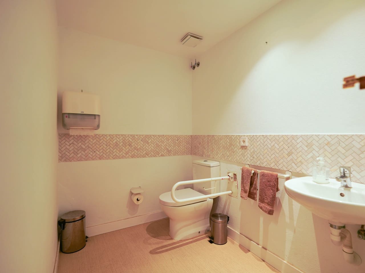 3 Zimmer Gewerbe zu verkaufen in San Pedro de Alcantara - 750.000 € (Ref: 9709251)