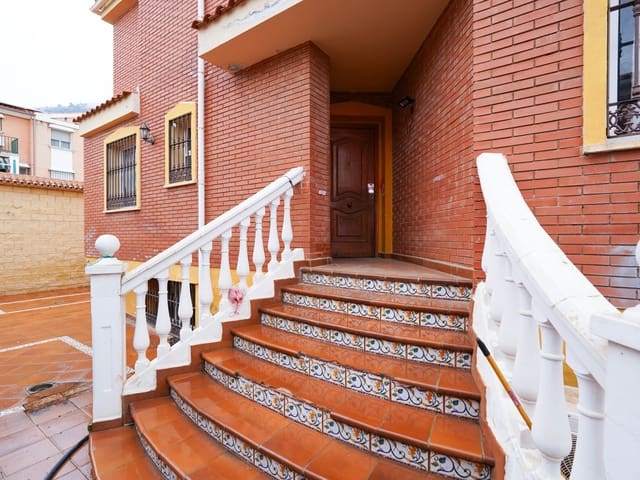 3 bedroom Villa for sale in Alhaurín de la Torre with pool - € 625,000 (Ref: 9722648)