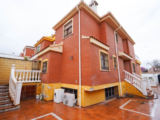 3 bedroom Villa for sale in Alhaurín de la Torre with pool - € 625,000 (Ref: 9722648)