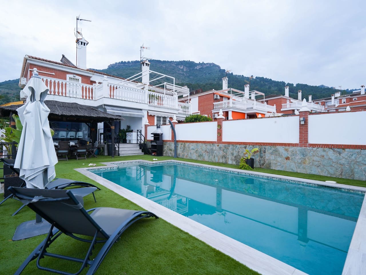 3 makuuhuone Huvila myytävänä paikassa Alhaurin de la Torre mukana uima-altaan - 625 000 € (Ref: 9722648)