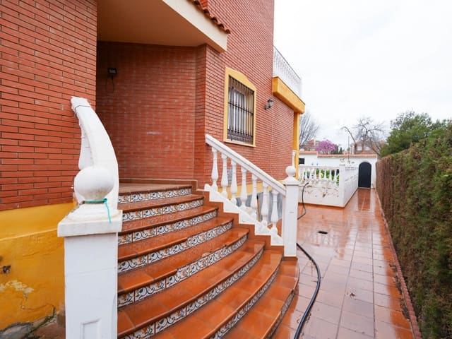 3 bedroom Villa for sale in Alhaurín de la Torre with pool - € 625,000 (Ref: 9722648)