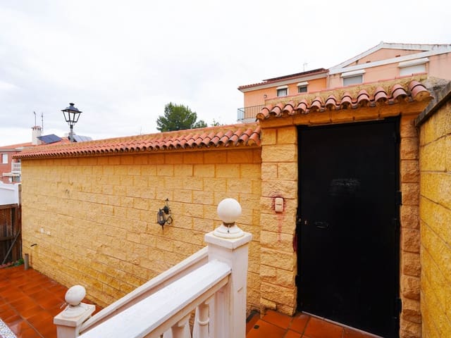 3 bedroom Villa for sale in Alhaurín de la Torre with pool - € 625,000 (Ref: 9722648)