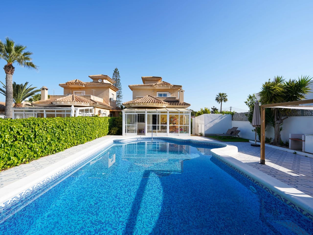 3 bedroom Villa for sale in Los Balcones with pool garage - € 399,000 (Ref: 9726204)