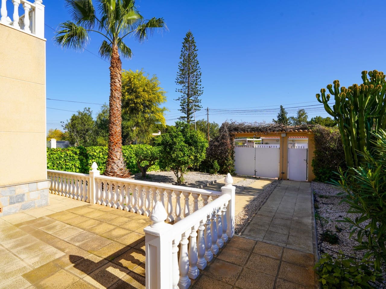 3 bedroom Villa for sale in Los Balcones with pool garage - € 399,000 (Ref: 9726204)